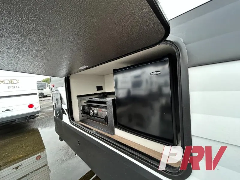 2027 Grand Design Transcend 335BHT - Photo 4