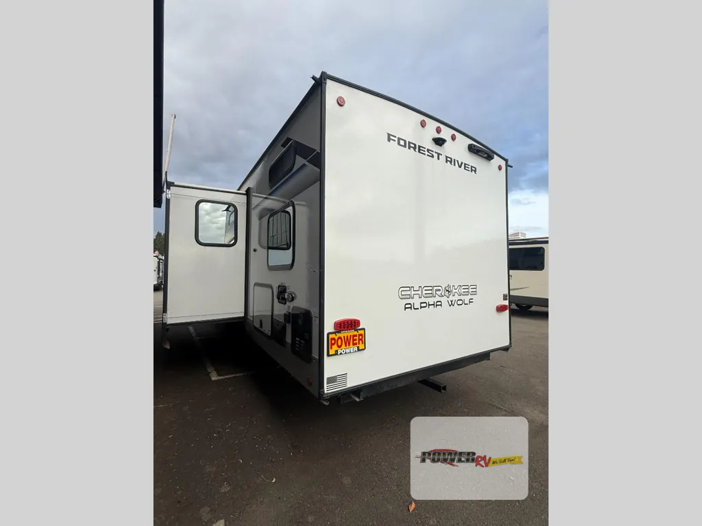 2025 Forest River Cherokee Alpha Wolf 26DBH, Photos photo 5