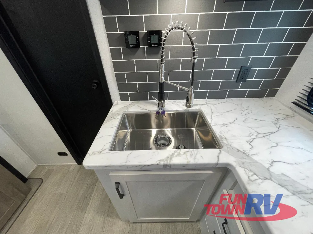 2026 Forest River Solaire 3150TBSS, Photos photo 17