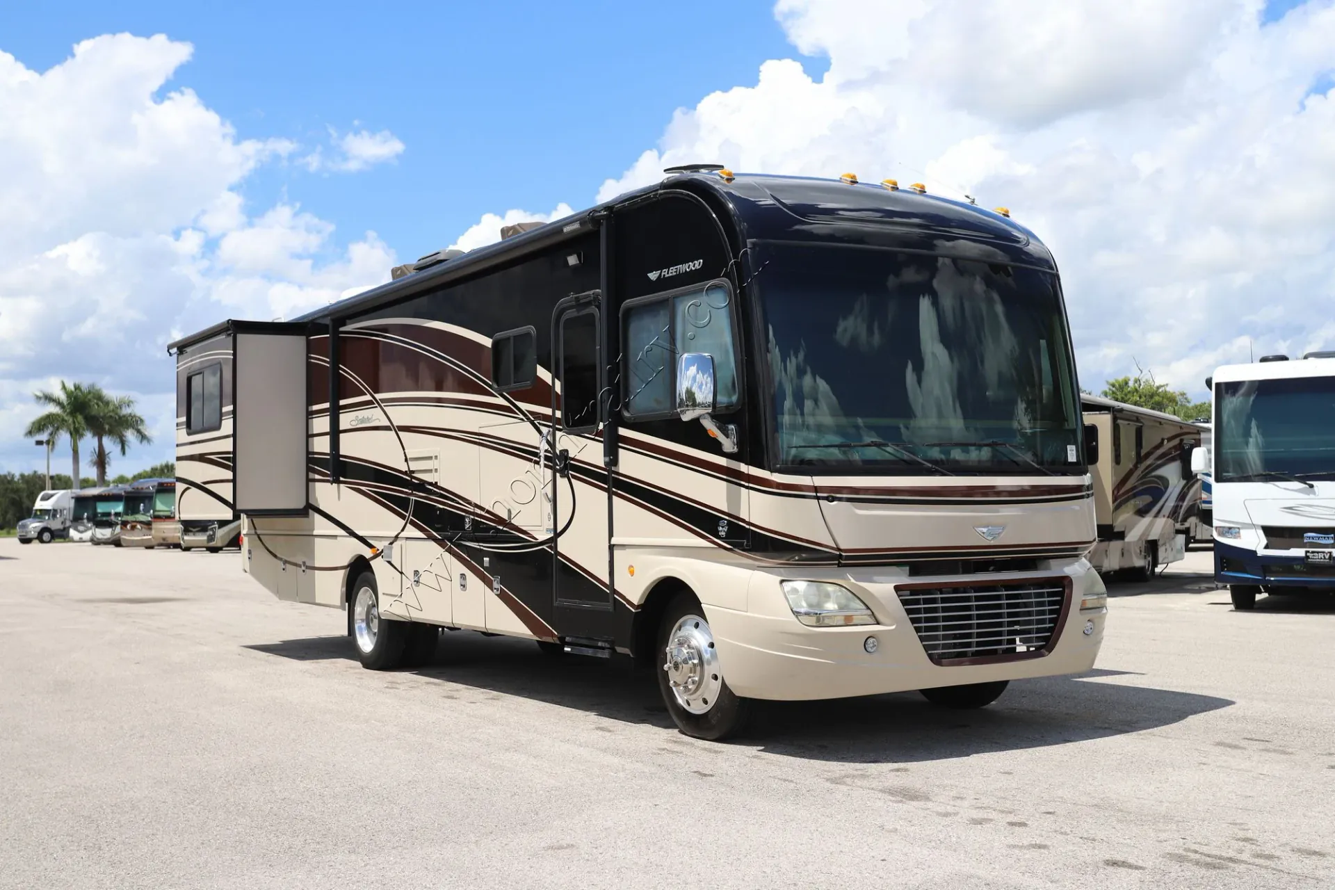 2014 Fleetwood Southwind 34A - Photo 3