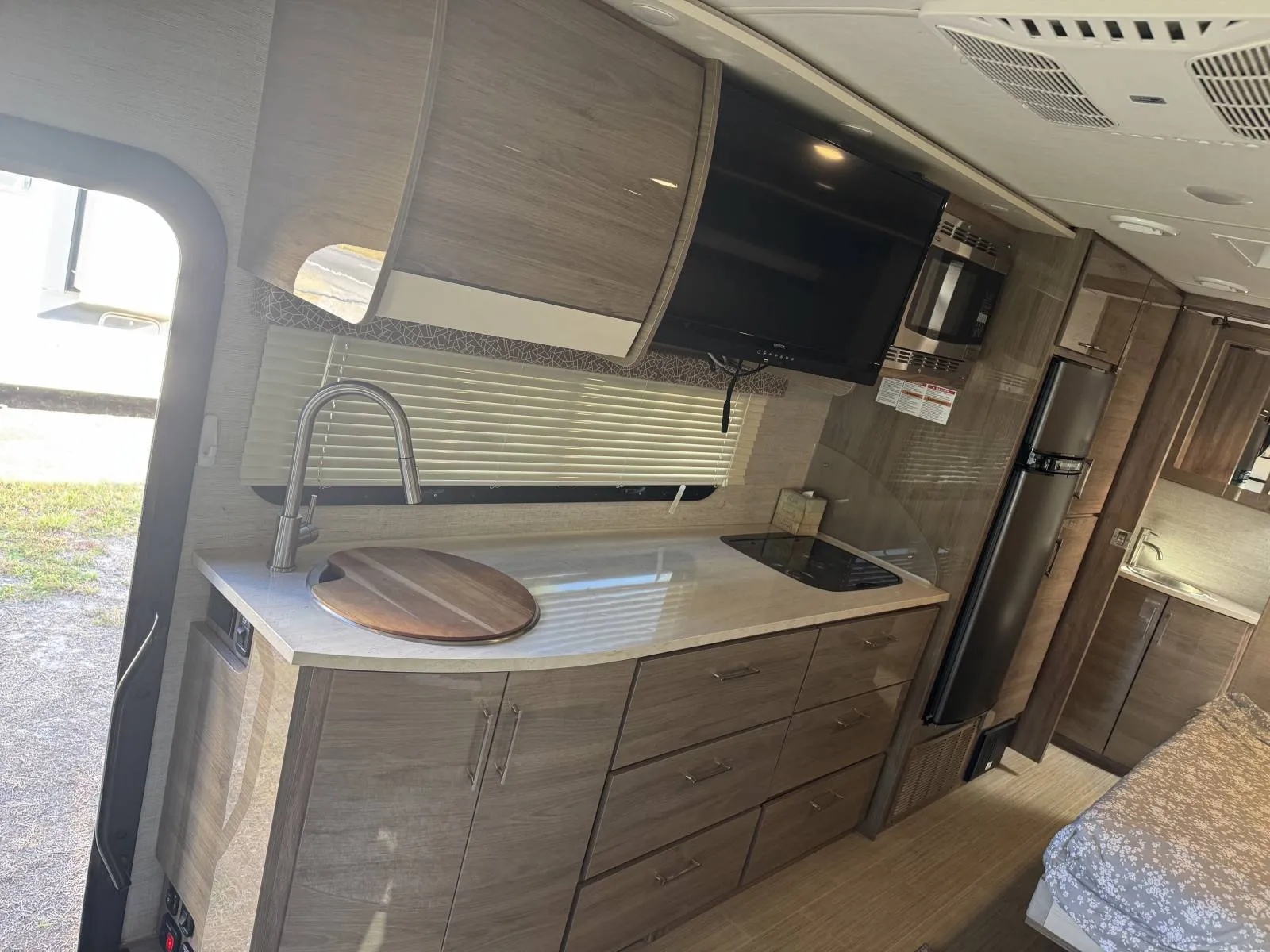 2021 Jayco Melbourne 24R - Photo 4
