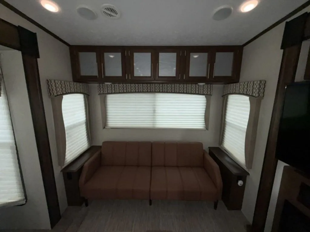 2019 Forest River Wildcat 32WB, Photos photo 15
