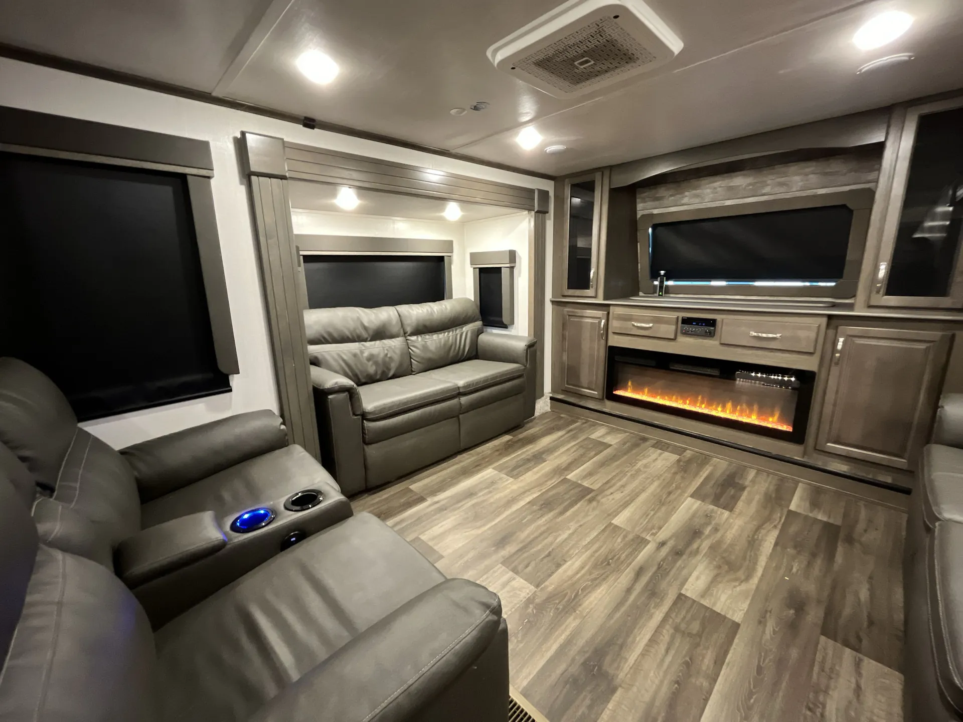 2023 Keystone Cougar 354FLS — living area main