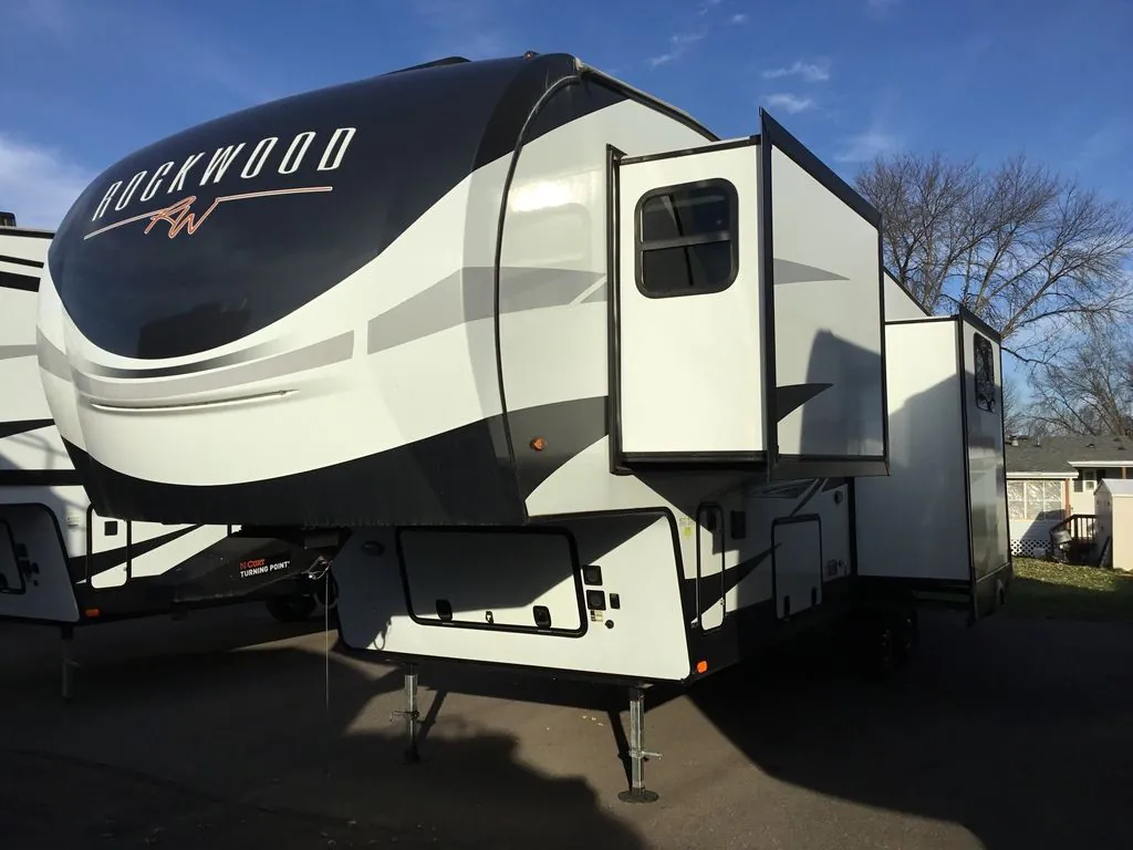 2022 Forest River Rockwood Ultra Lite 2887MB - Photo 3
