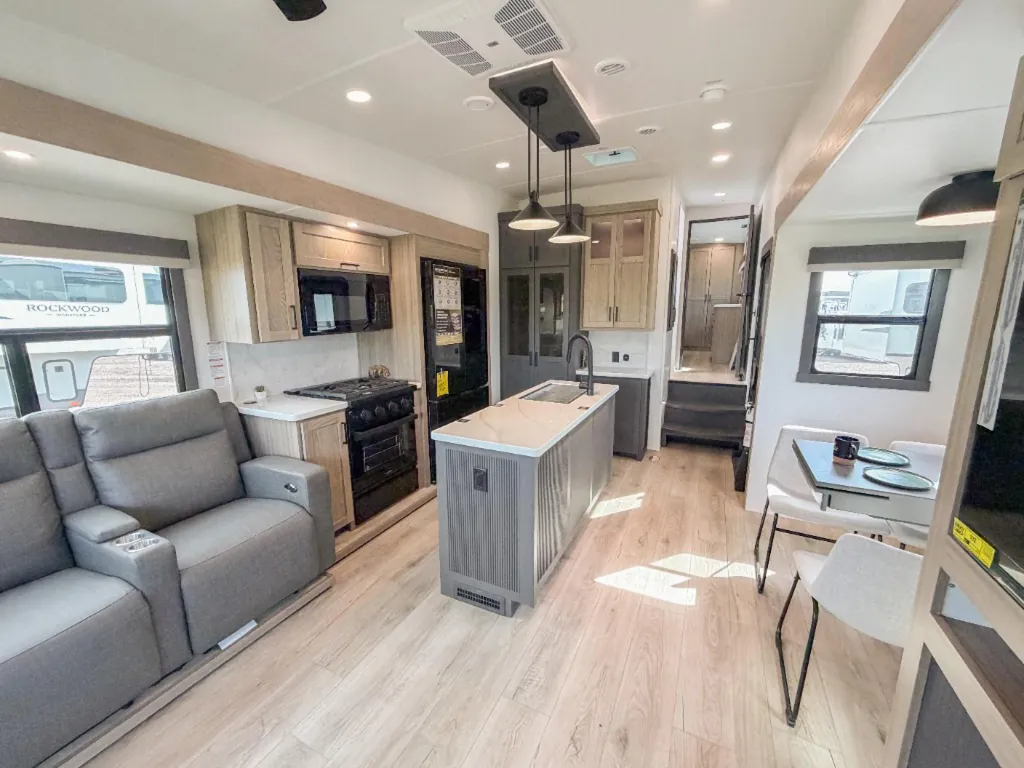 2026 Forest River Rockwood Signature R372RL, Photos photo 6