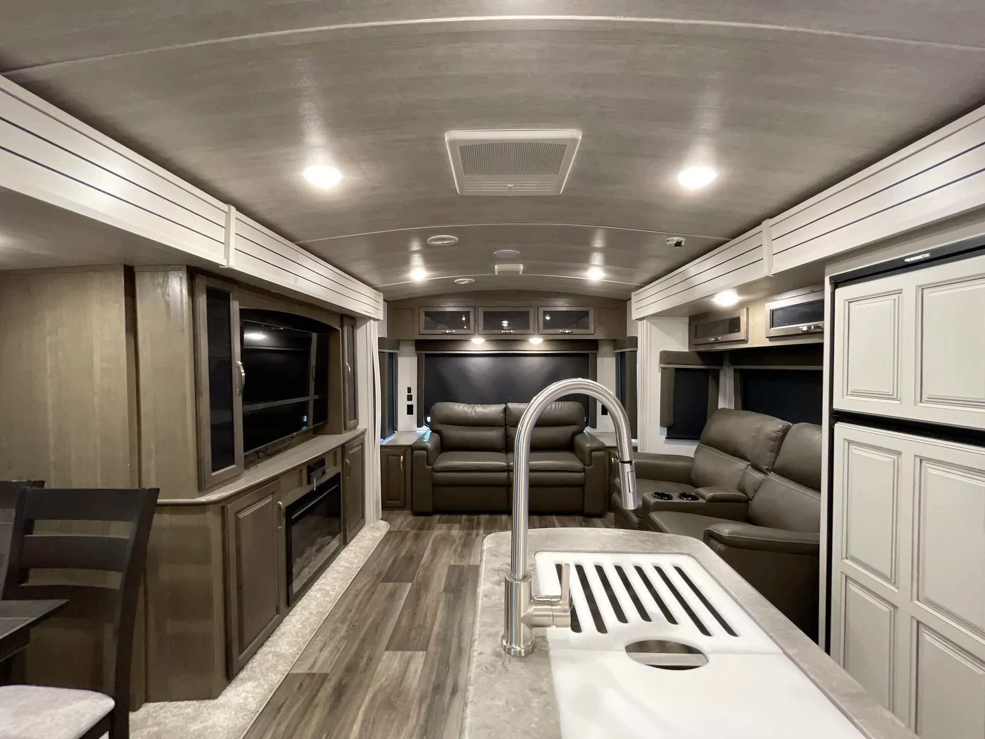 2021 Keystone Cougar Half-Ton 29RLKWE — living area main