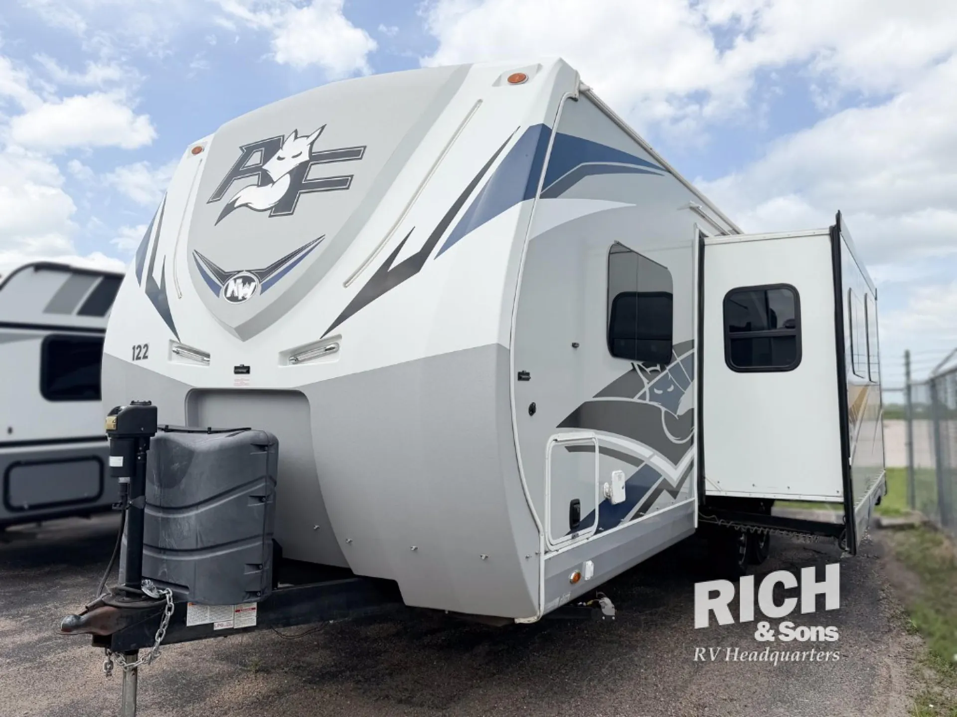 2022 Northwood Arctic Fox North Fork 28F - Photo 3