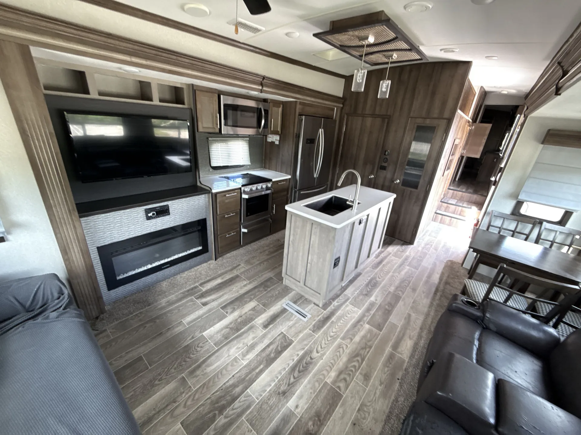 2020 Forest River Cardinal Limited 3780LFLE — living area main