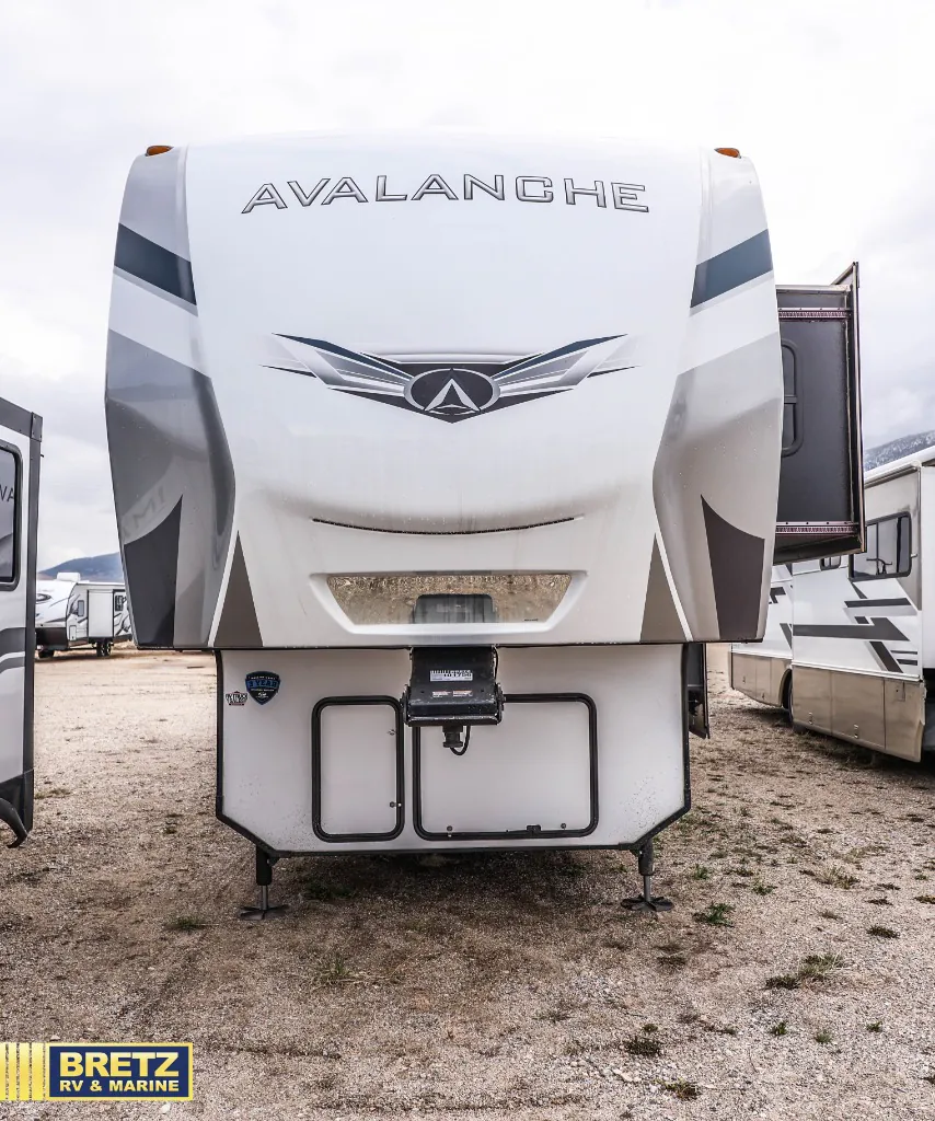 2023 Keystone Avalanche 372MB - Photo 4