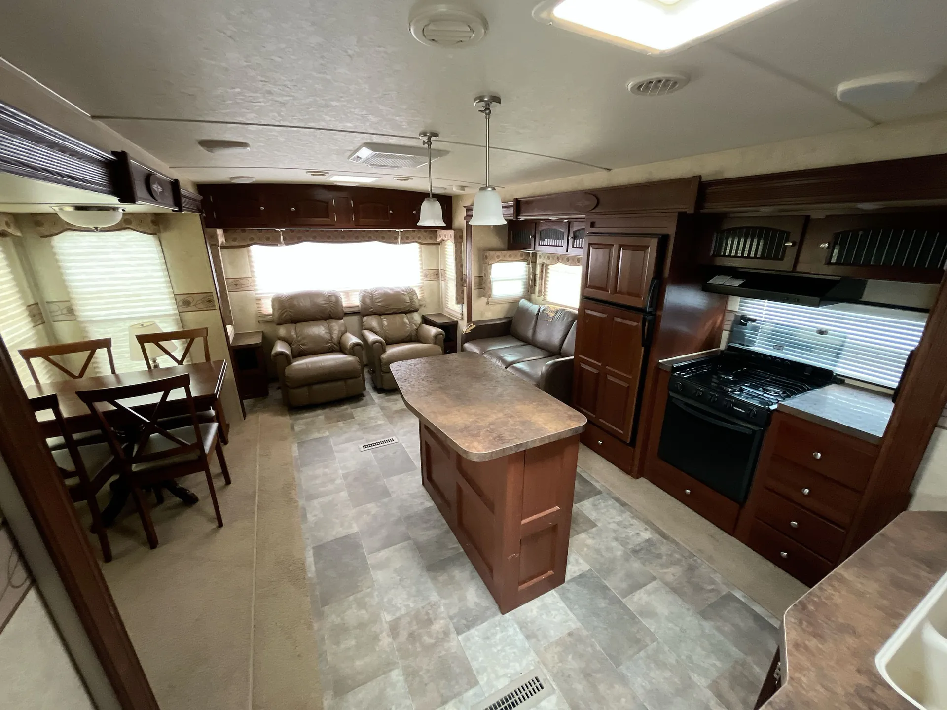 2015 Forest River Flagstaff Classic Super Lite 832IKBS — living area main