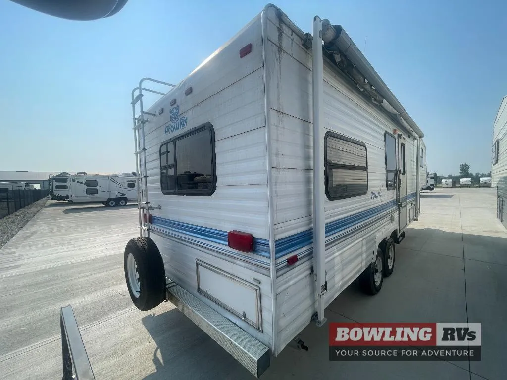 1995 Fleetwood Fleetwood Prowler 28 5D - Photo 3