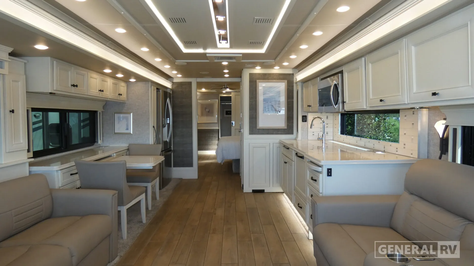2023 Tiffin Phaeton 44 OH - Photo 3