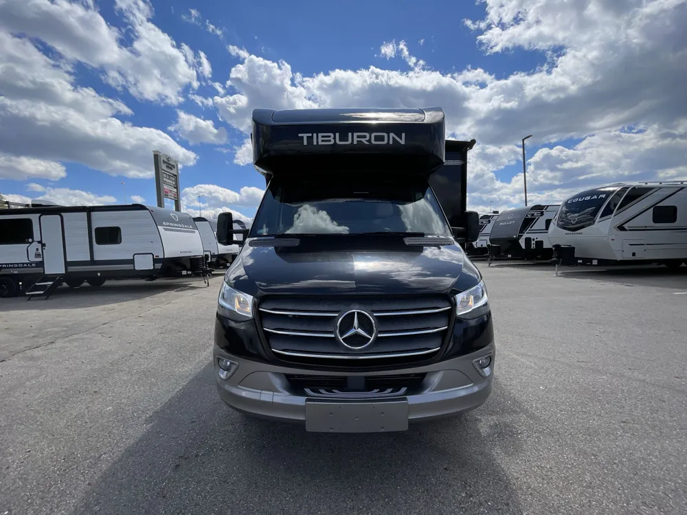 2021 Thor Motor Coach Tiburon 24RW — front