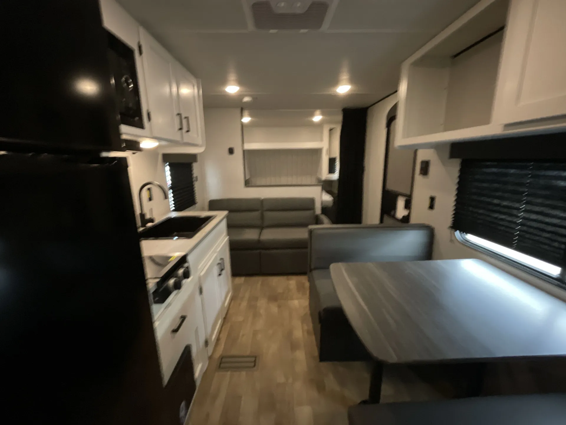 2024 Keystone Hideout Sport 240BH - Photo 4