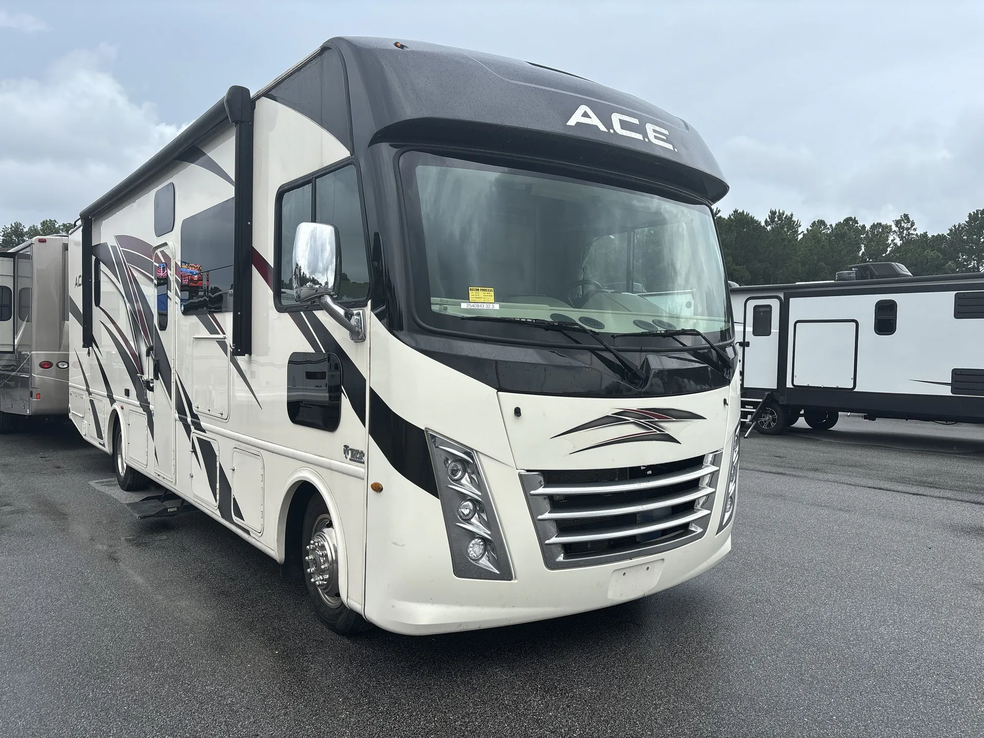2022 Thor Motor Coach Ace 32.3 - Photo 2