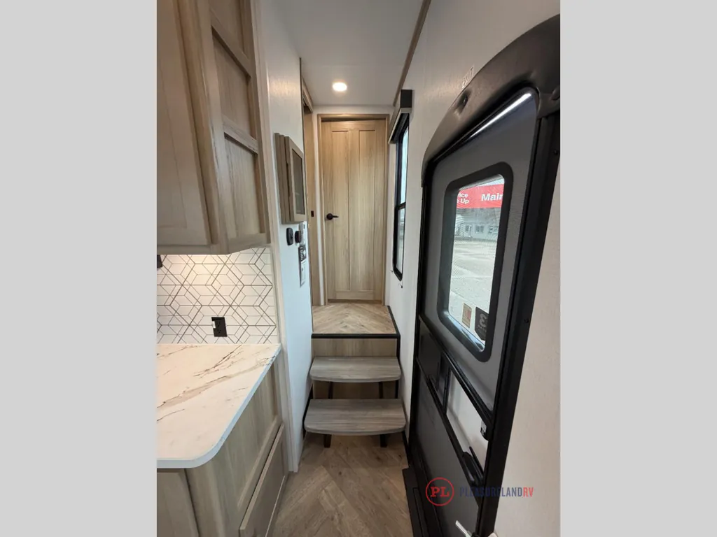 2026 Keystone Raptor 420, Photos photo 23