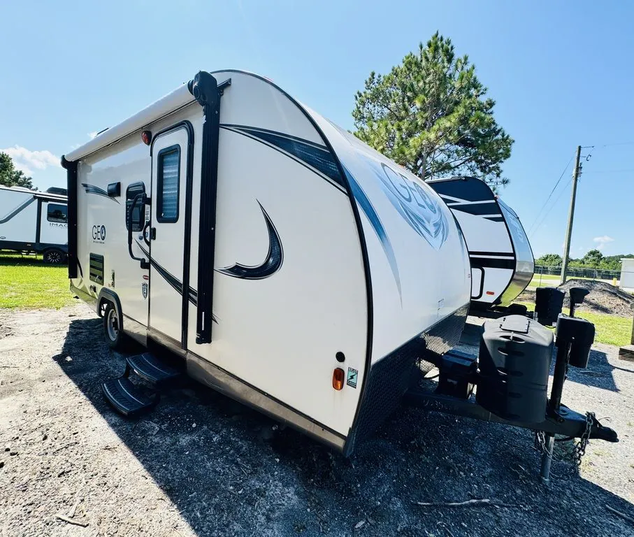 2018 Gulf Stream Geo SVT 18RBD - Photo 2
