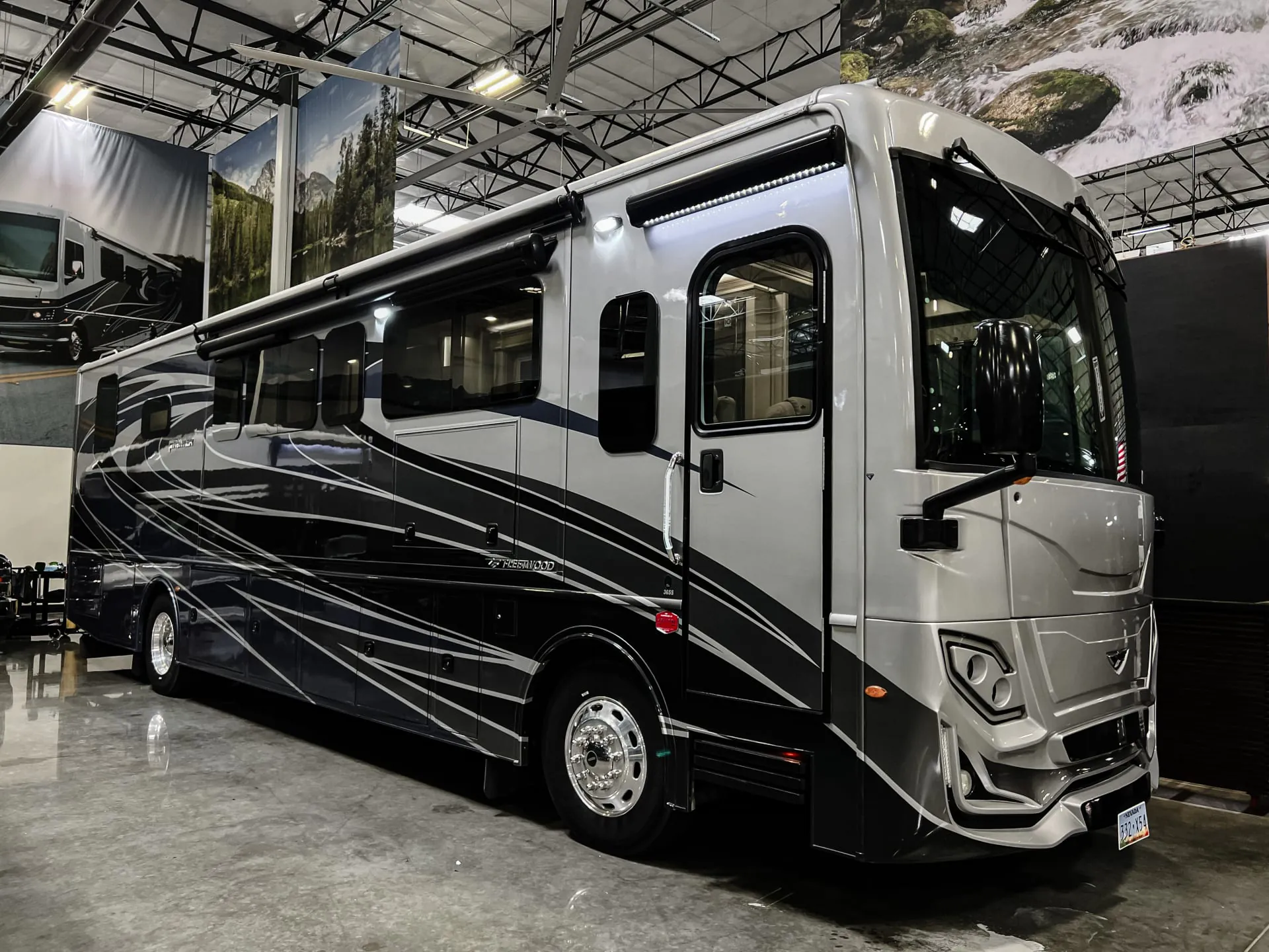 2023 Fleetwood Frontier 36SS - Photo 2