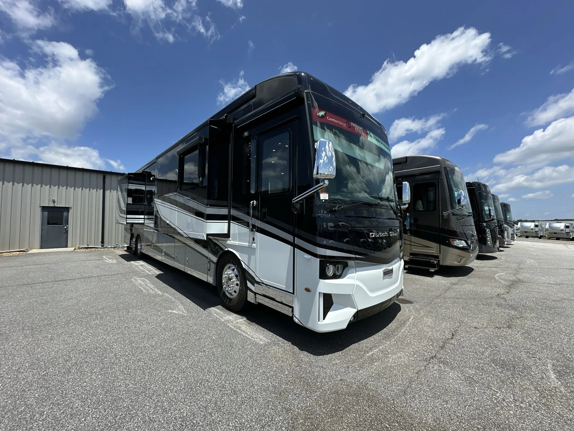 2026 Newmar Dutch Star 4340 - Photo 2