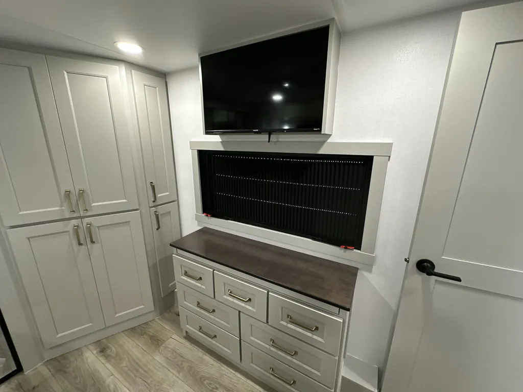 2026 Brinkley Model G 3970, Photos photo 34
