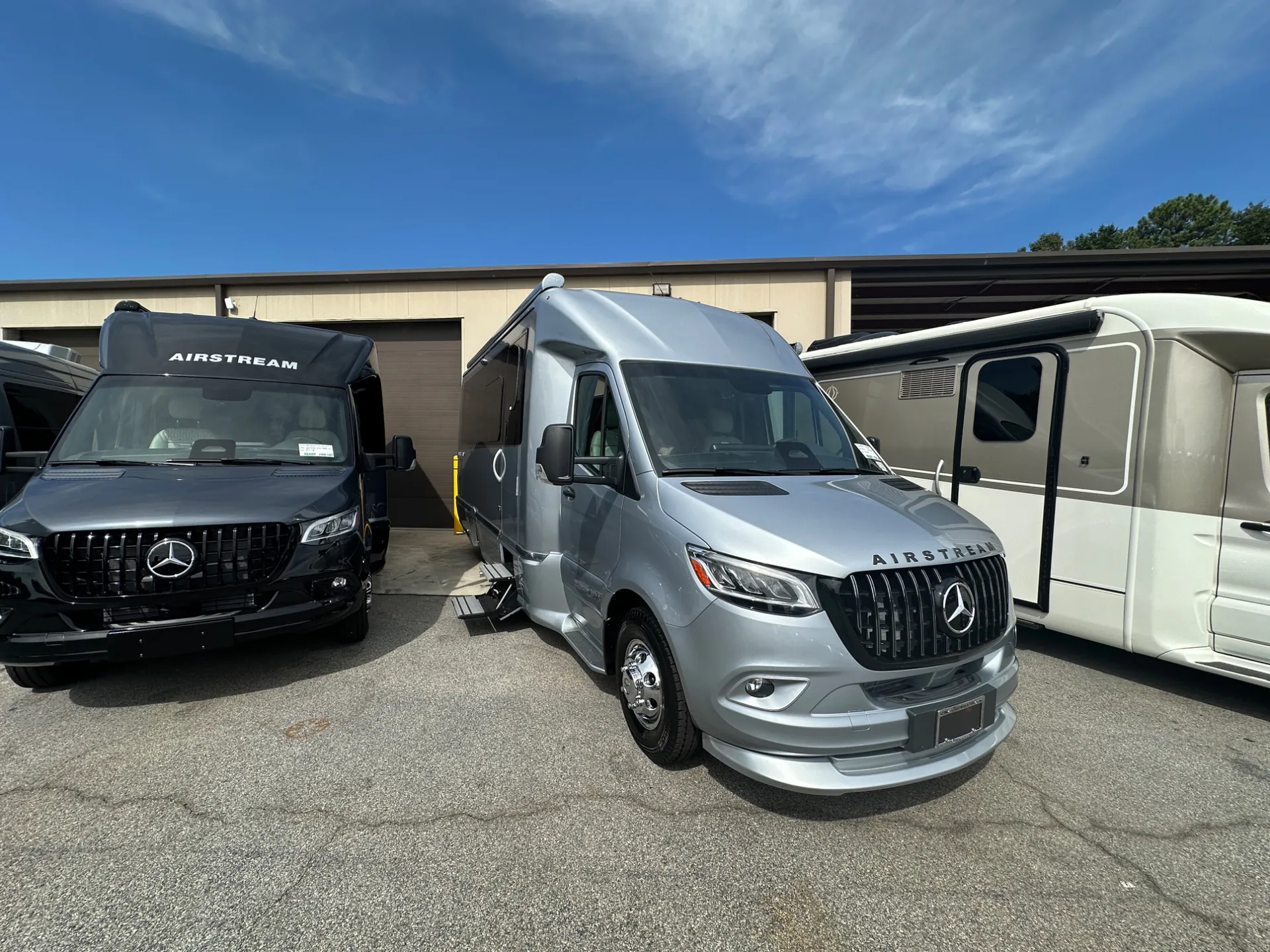 2026 Airstream Atlas 25MS - Photo 2