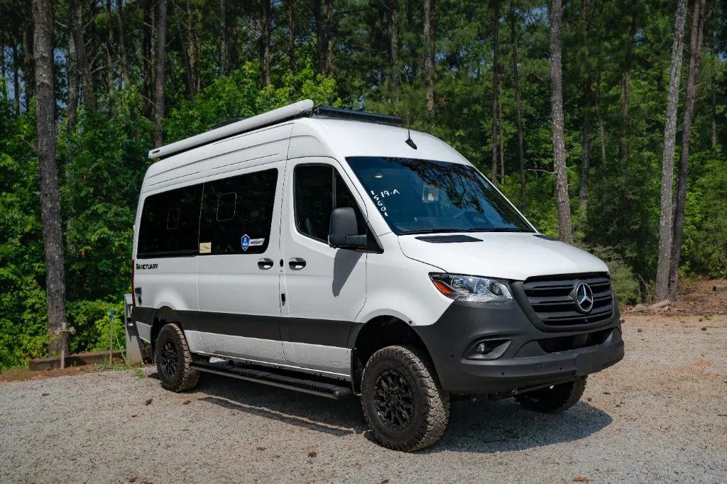 2026 Thor Motor Coach Sanctuary 19A - Photo 2