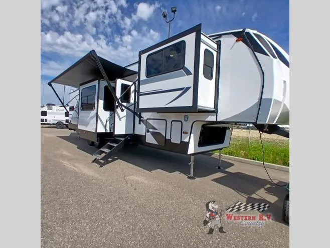 2026 Coachmen Chaparral 334FL - Photo 4