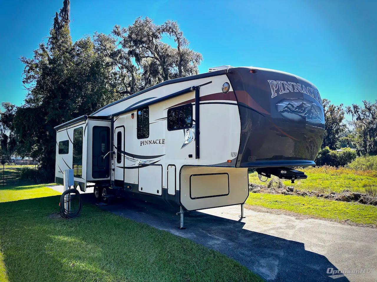 2013 Jayco Pinnacle 36REQS - Photo 2