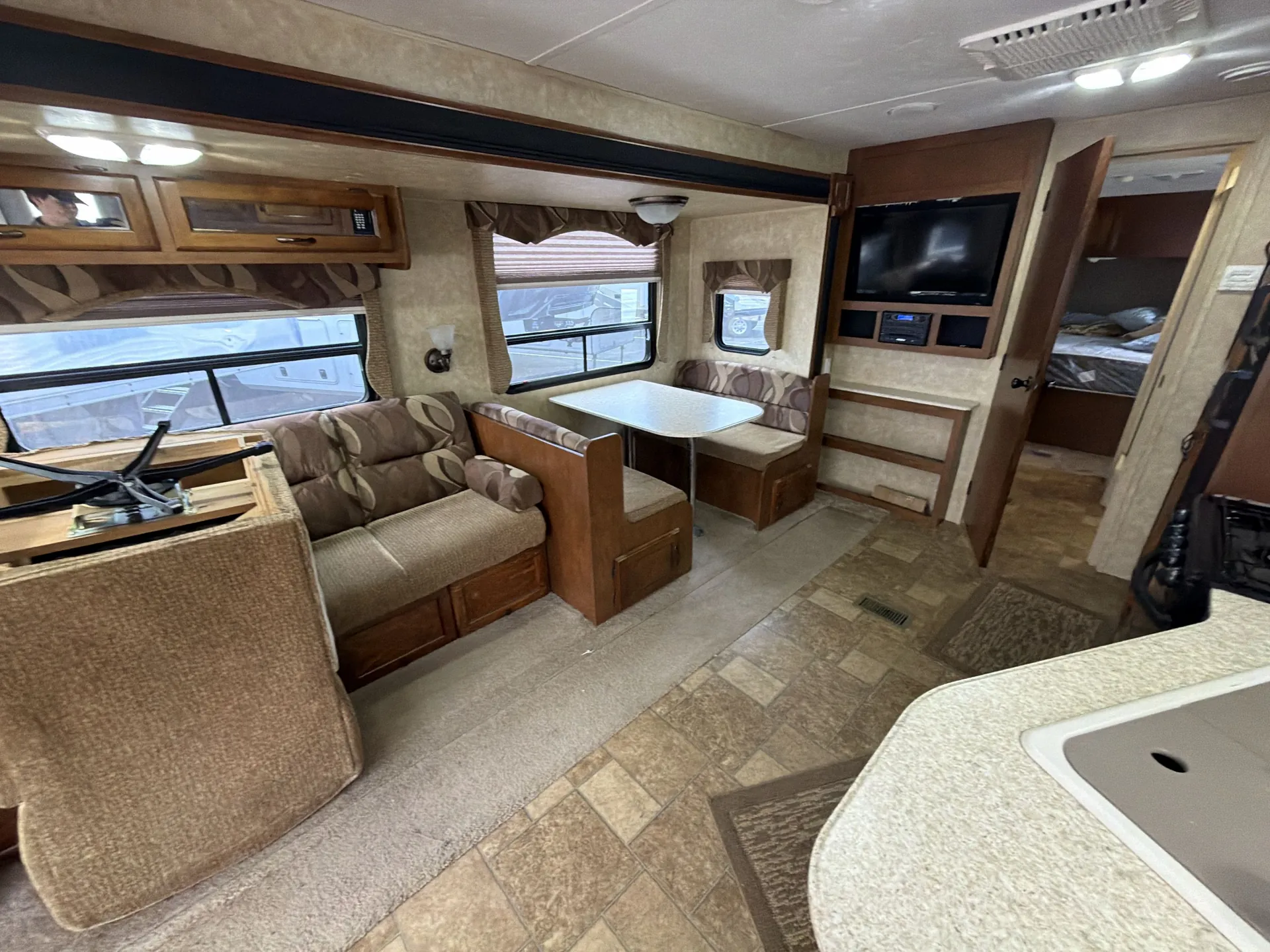 2013 Coachmen Catalina 29 RLS — living area main
