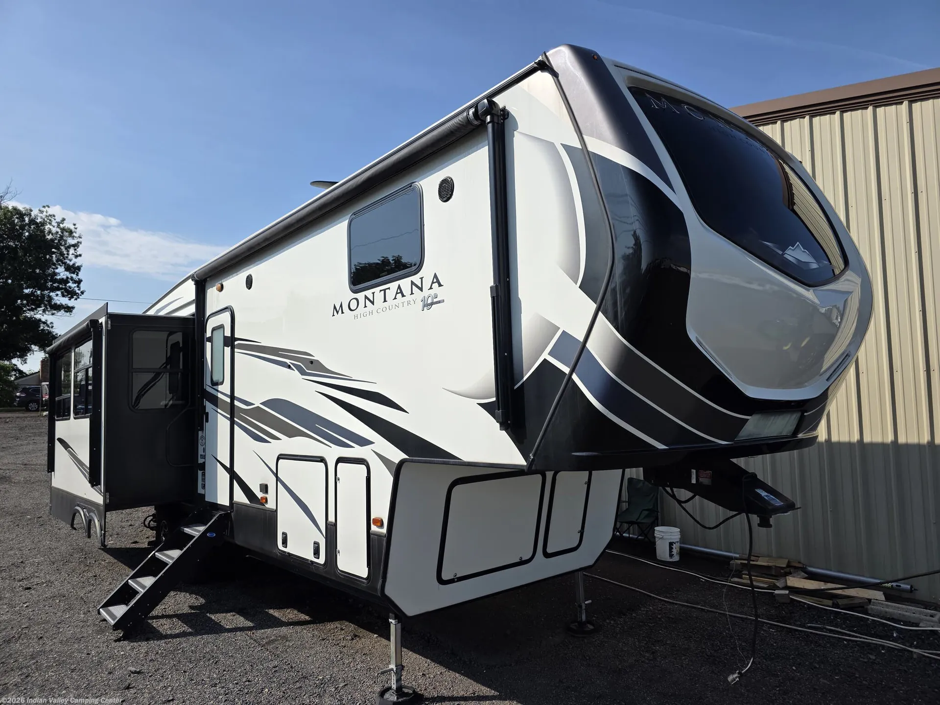 2020 Keystone Montana High Country 294RL - Photo 2