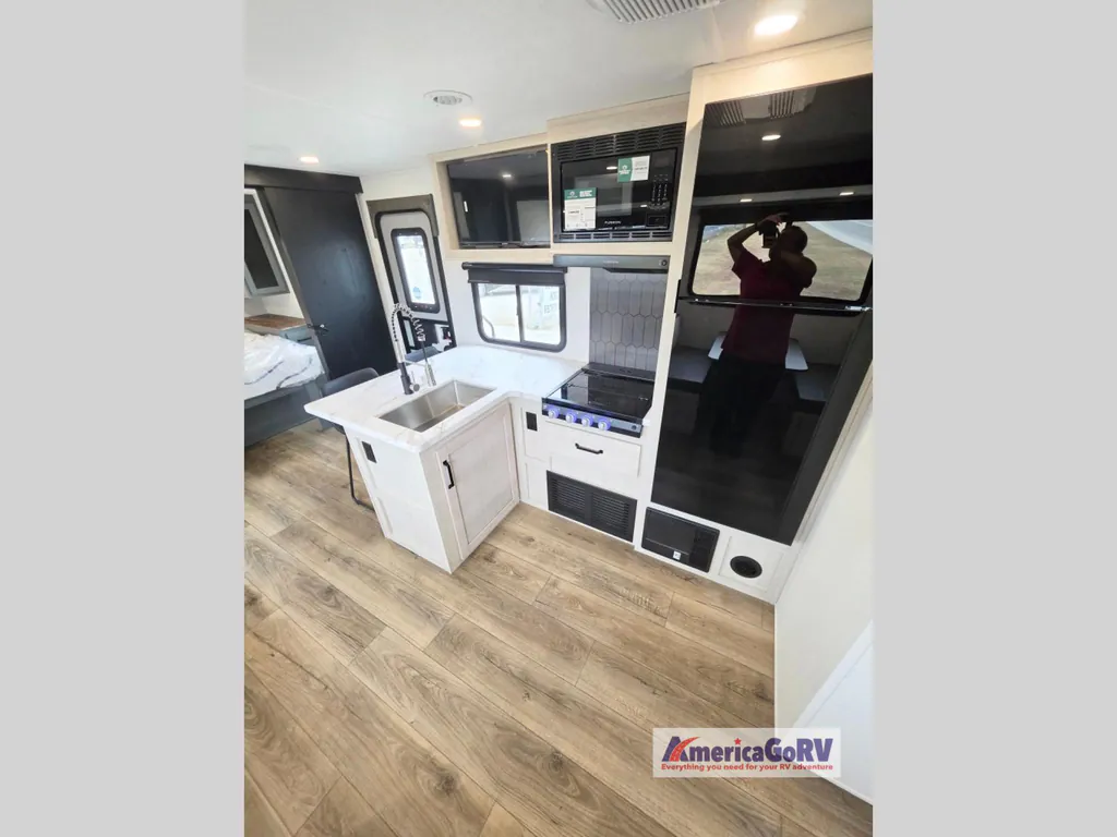 2027 Forest River Solaire Lite 302BHS, Photos photo 17