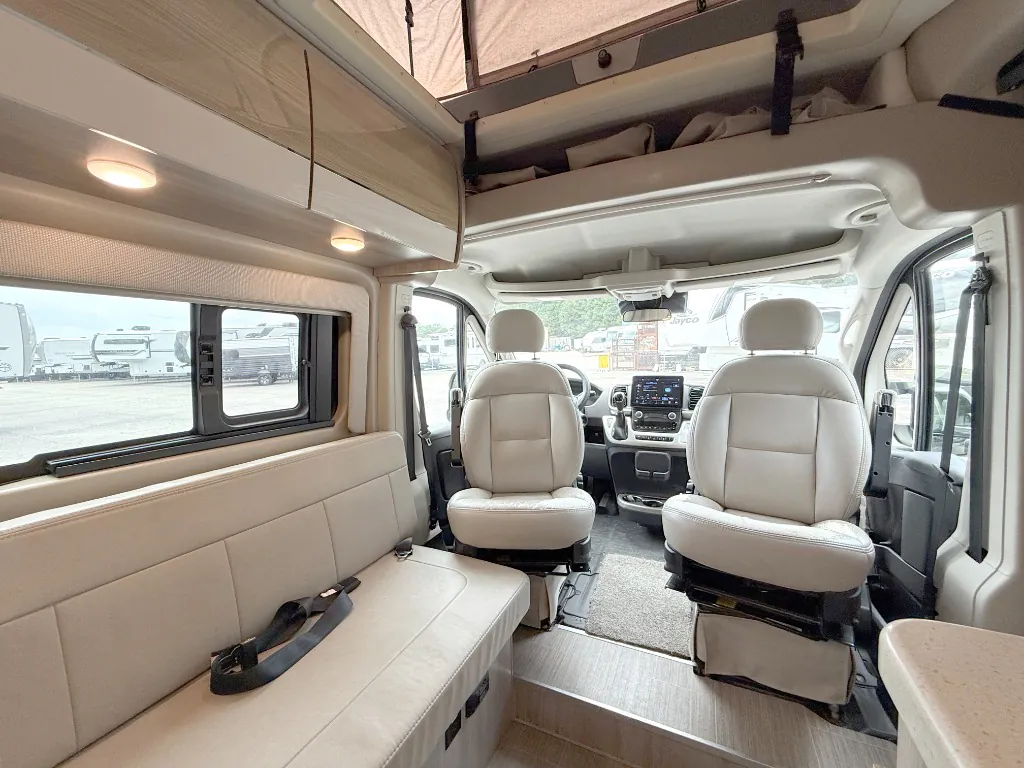2023 Thor Motor Coach Sequence 20J - Photo 3