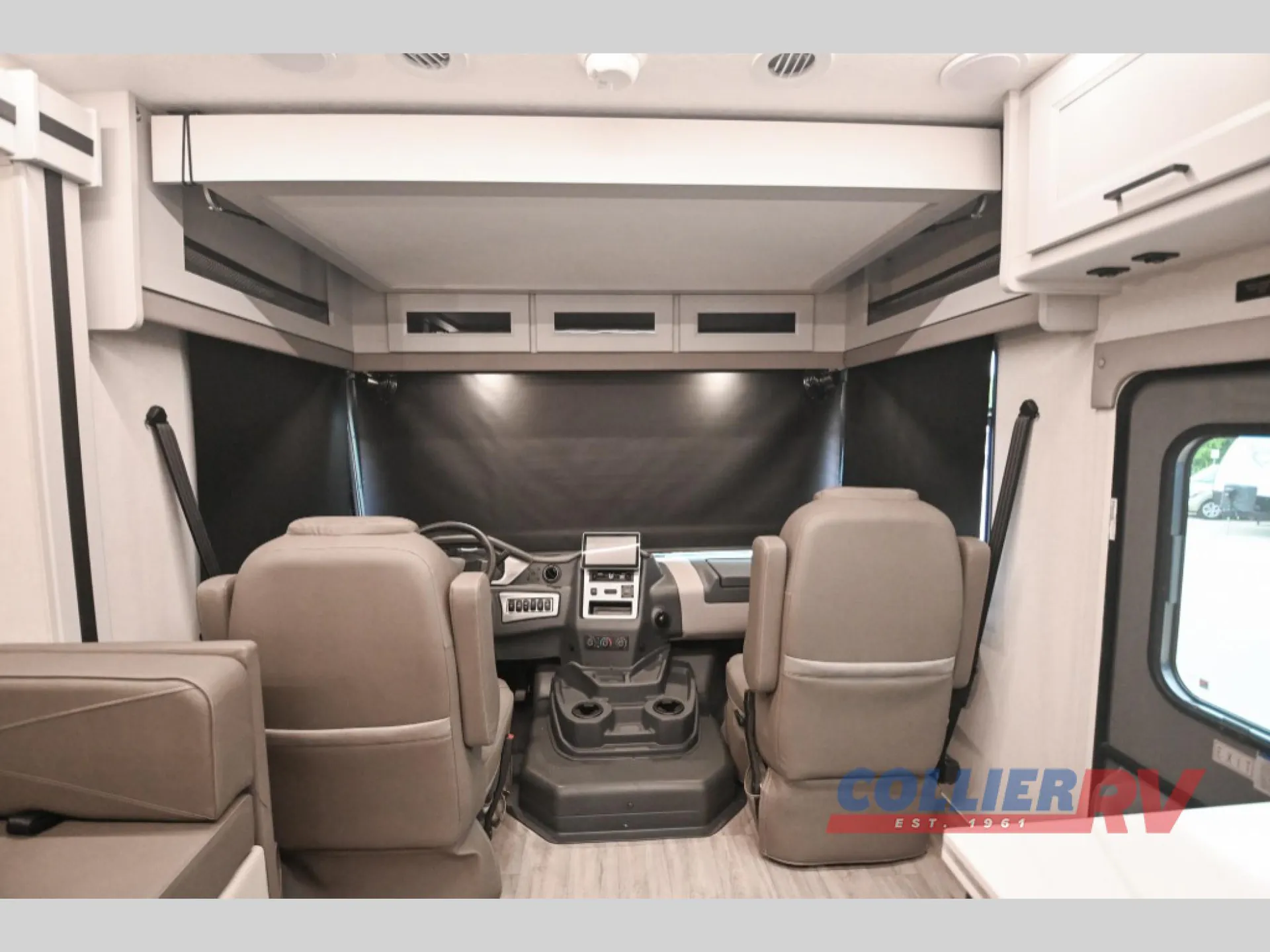 2026 Coachmen Mirada 33SS - Photo 4