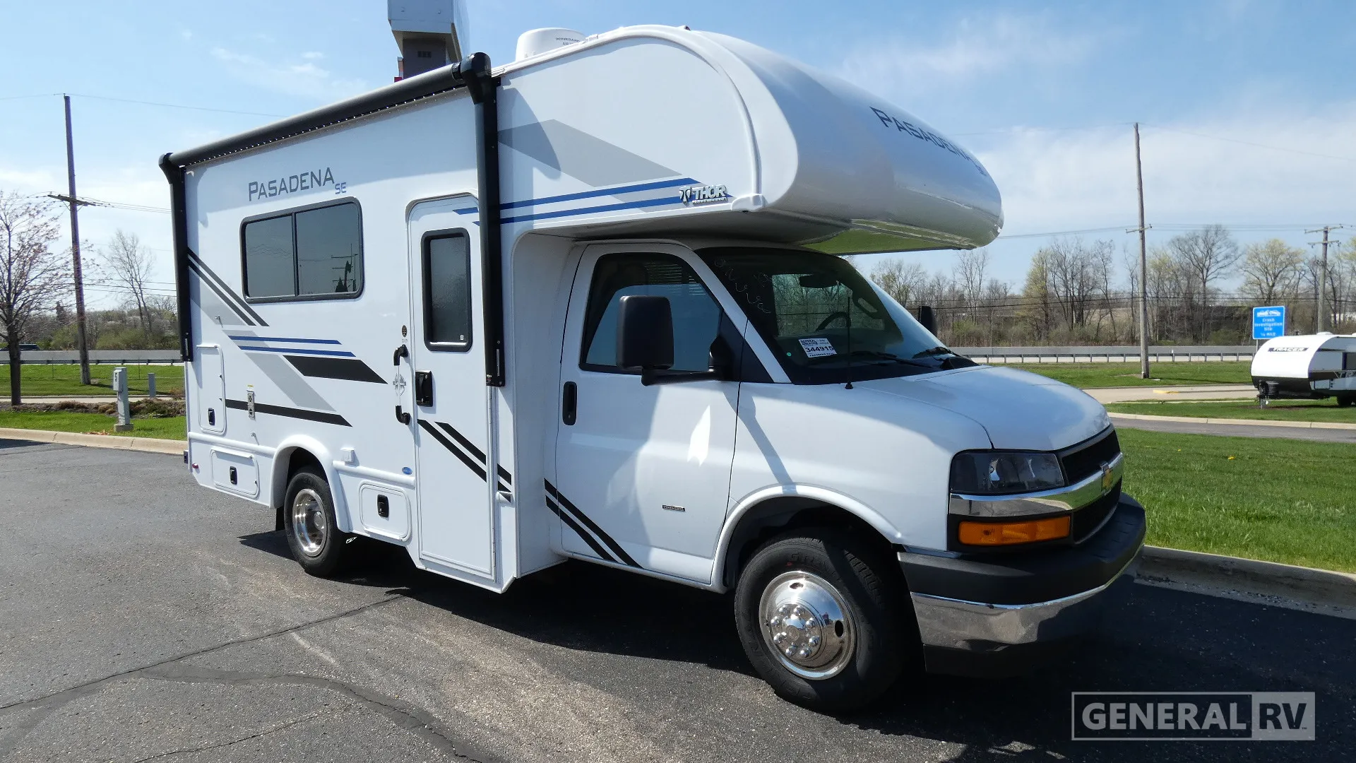 2026 Thor Motor Coach Pasadena SE SX19 Chevy - Photo 2