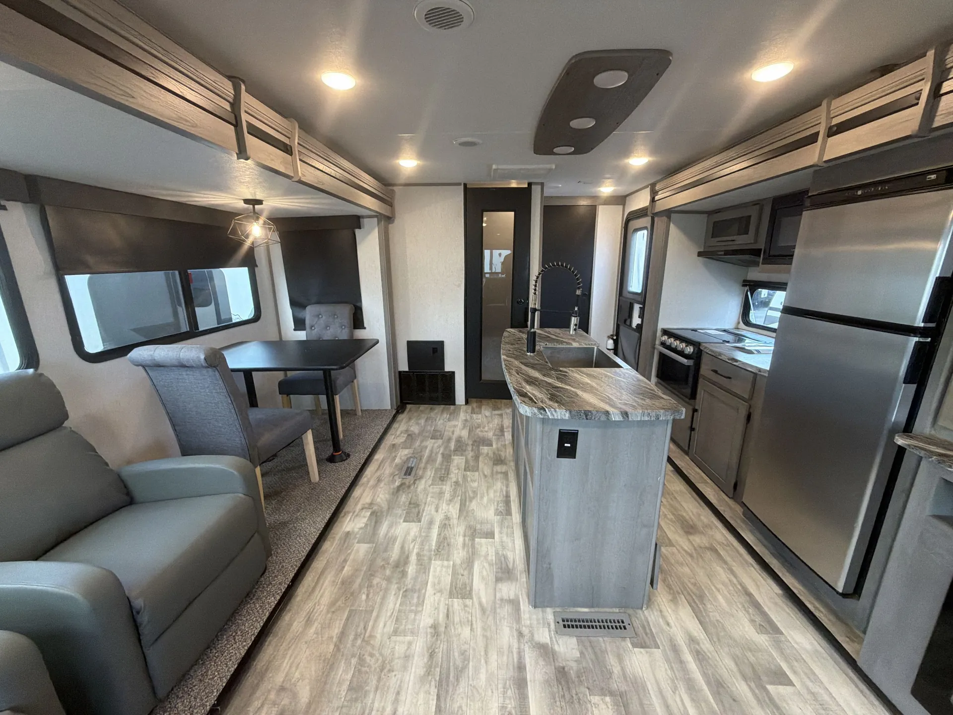 2022 Dutchmen Kodiak Ultimate 3221RLSL — living area main
