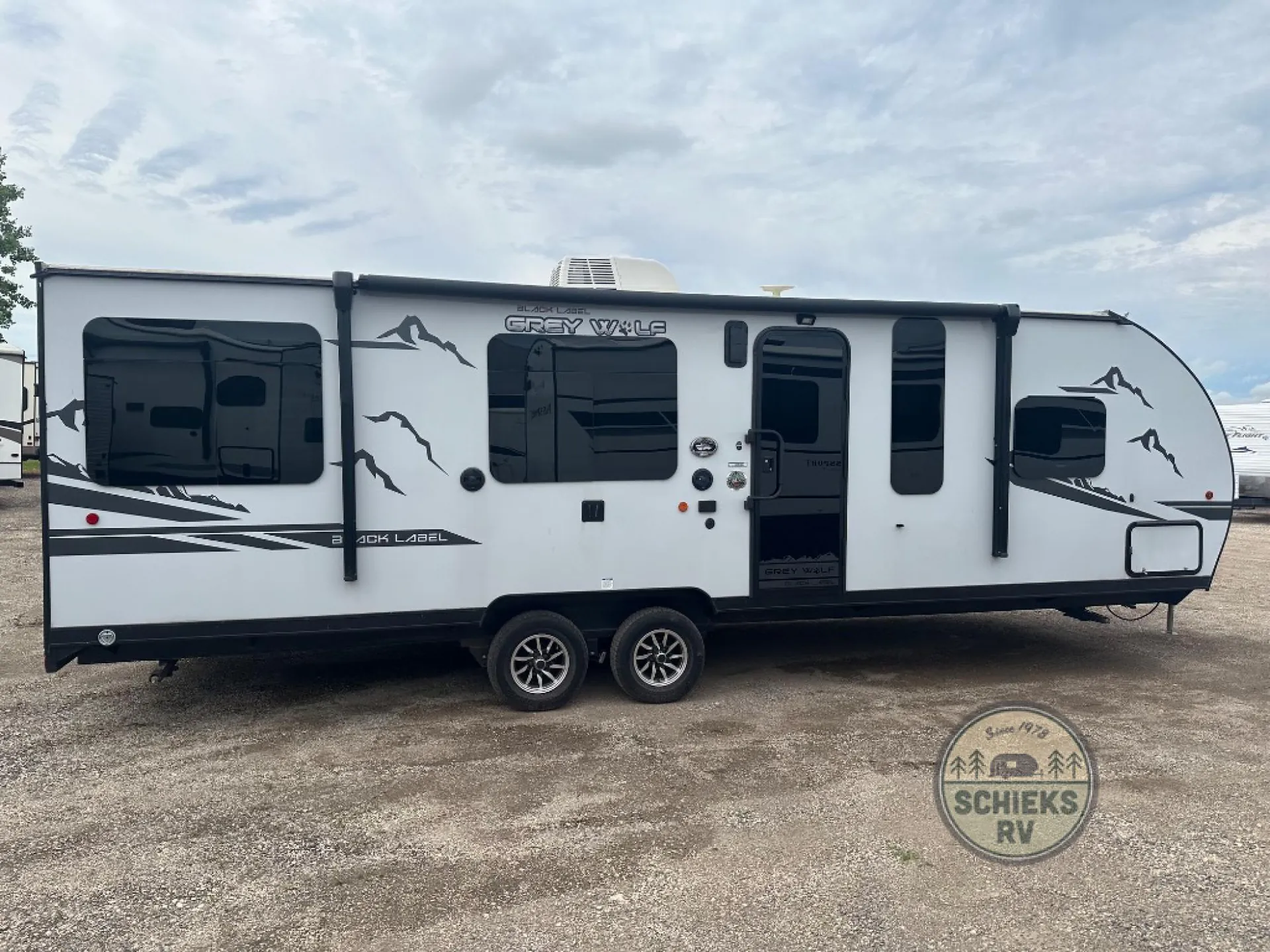 2022 Forest River Cherokee Grey Wolf Black Label 25RRTBL - Photo 3
