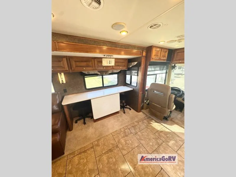 2015 Tiffin Allegro 31 SA - Photo 3