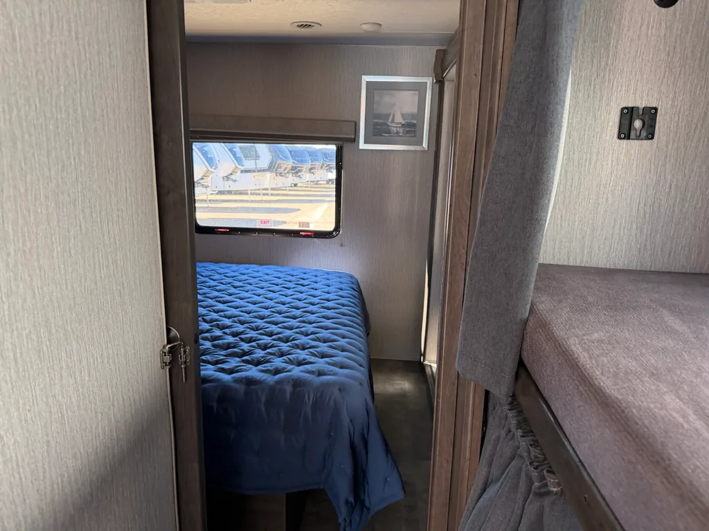 2023 Coachmen Pursuit 31BH, Photos photo 17