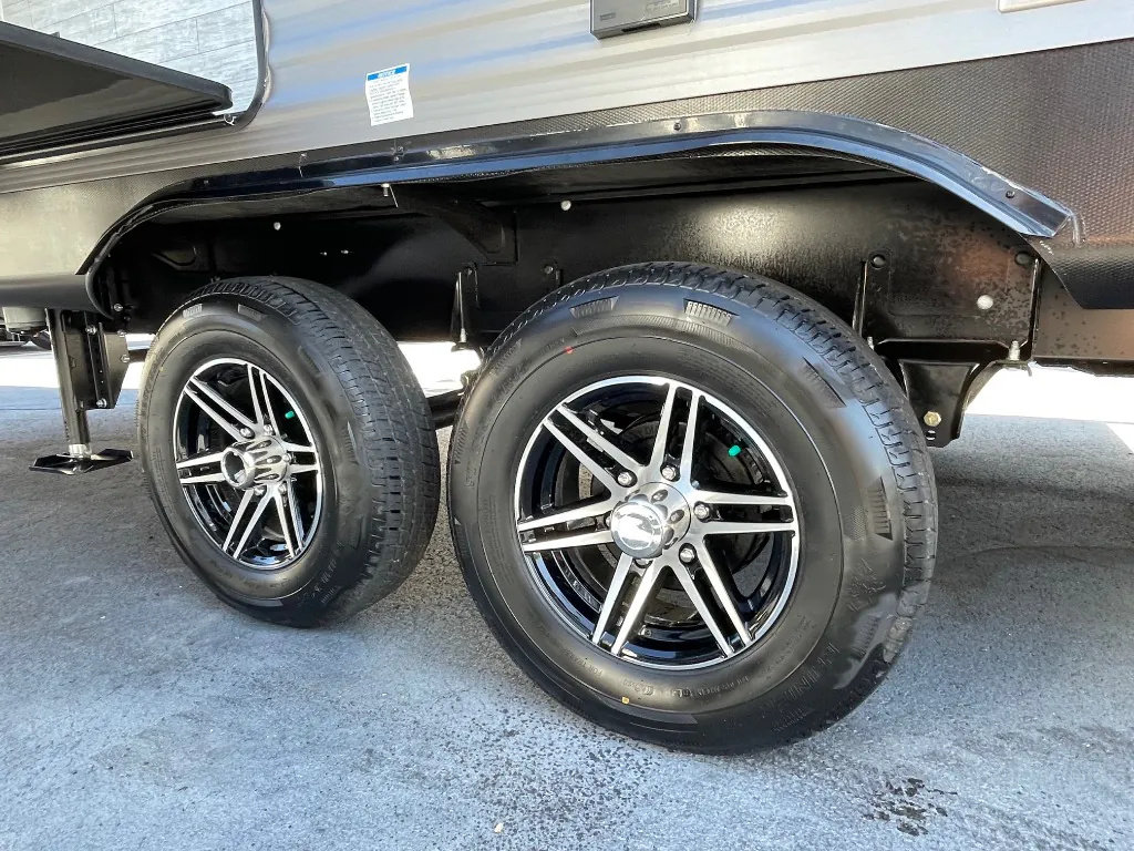 2026 Coachmen Catalina Legacy Edition 273DBHCK, Photos photo 24