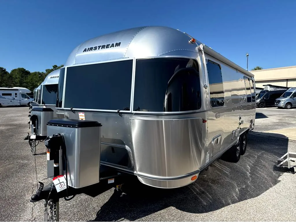2026 Airstream Trade Wind 25FB - Photo 3