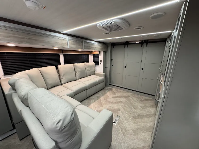 2026 Keystone Sprinter 3800FLB - Photo 3