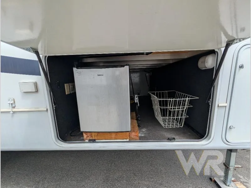 2011 Keystone RV Montana Used    3400 RL - Photo 2