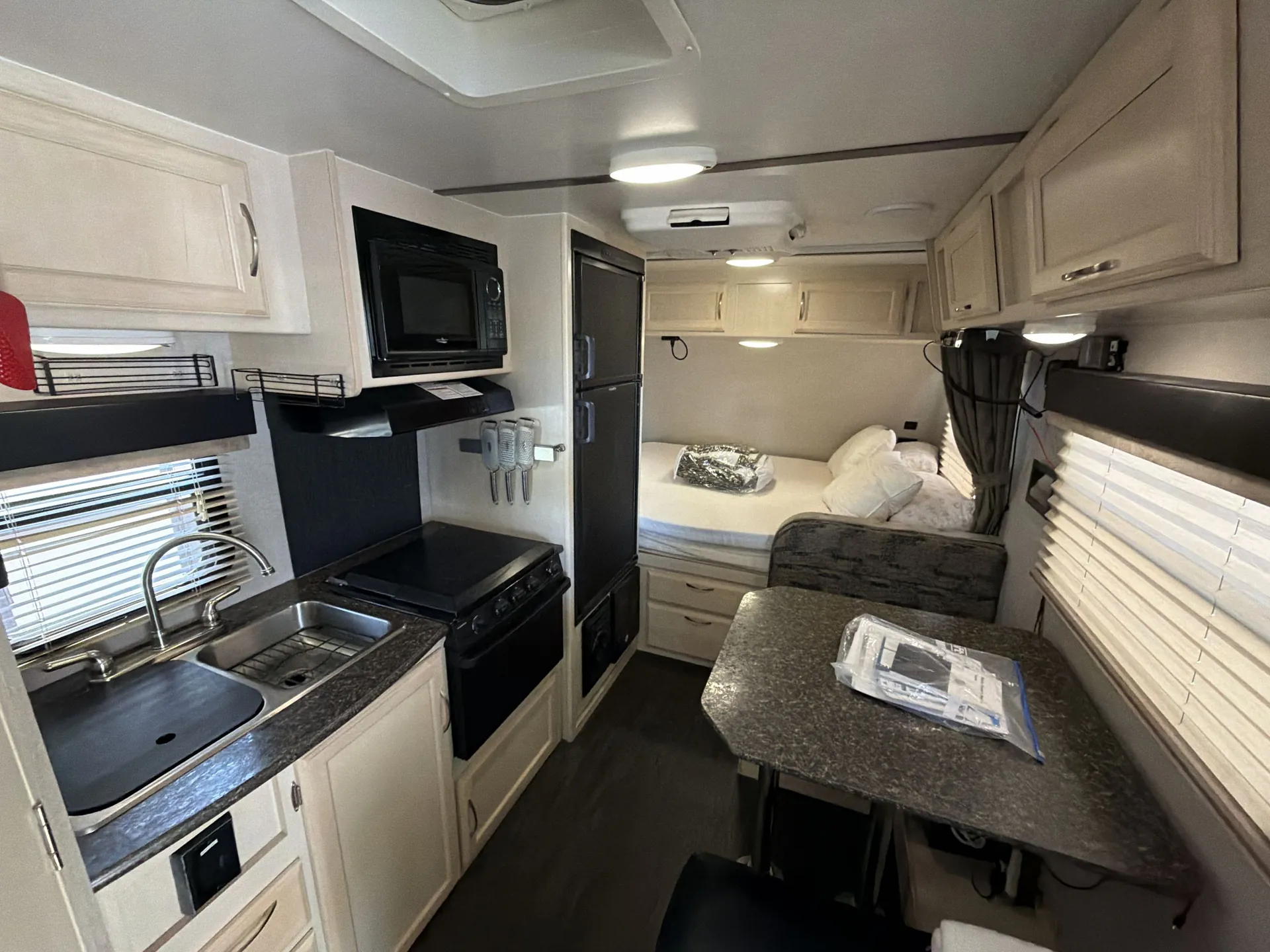 2018 Winnebago Micro Minnie 1706FB — living area main