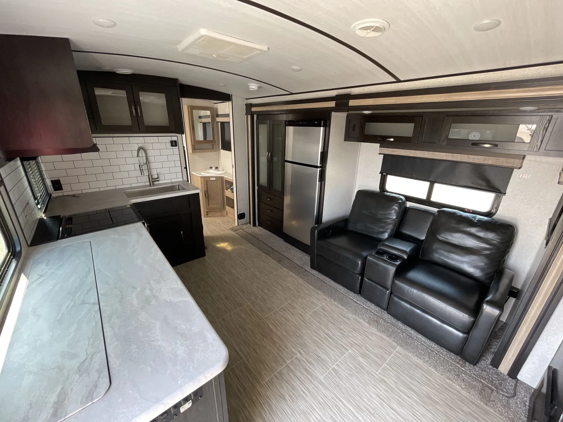 2021 Forest River Grand Surveyor 272FLS — living area main