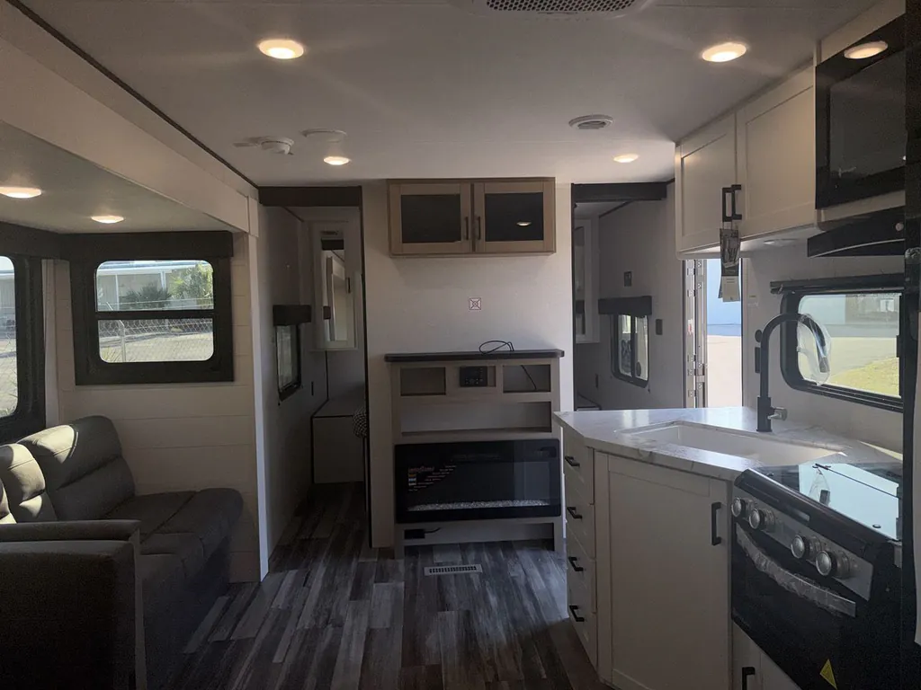 2026 Jayco Jay Flight SLX 321BDS, Photos photo 3