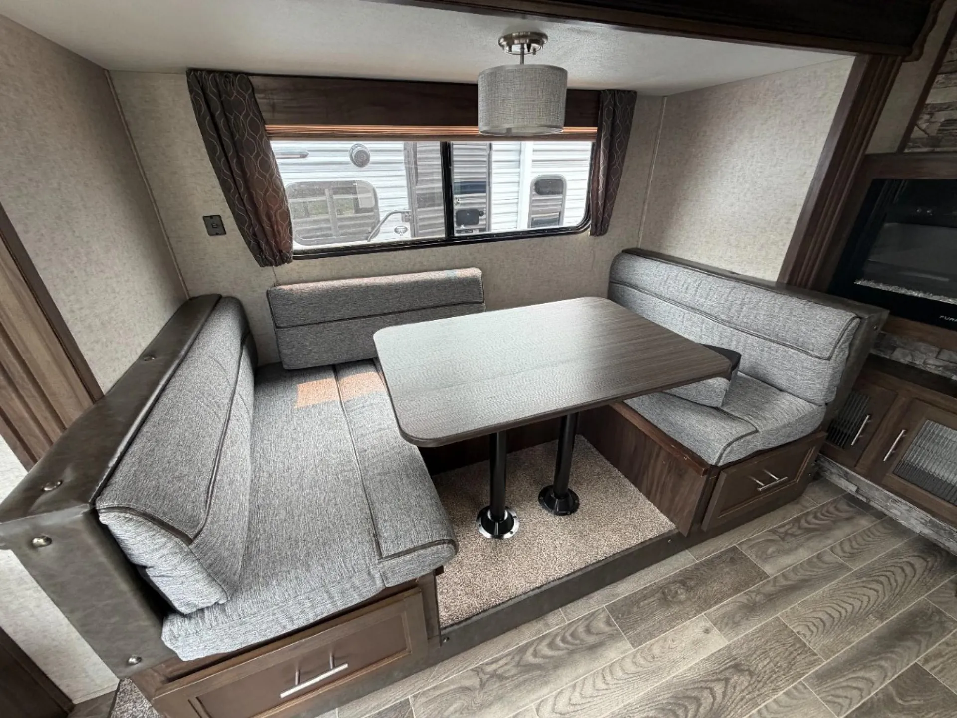 2019 Forest River Cherokee Grey Wolf 23MK — Photo 5