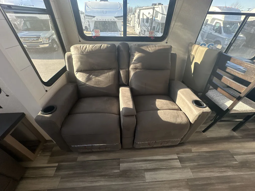2026 Jayco Jay Flight Bungalow 401LOFT DS, Photos photo 17