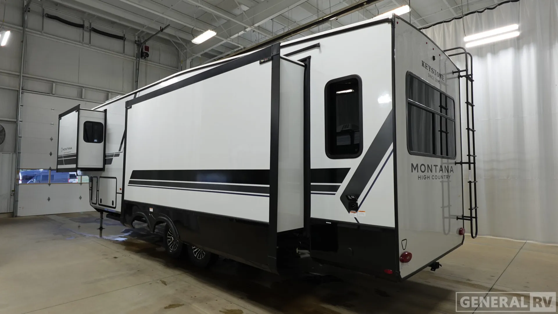 2026 Keystone Montana High Country 331RL - Photo 4