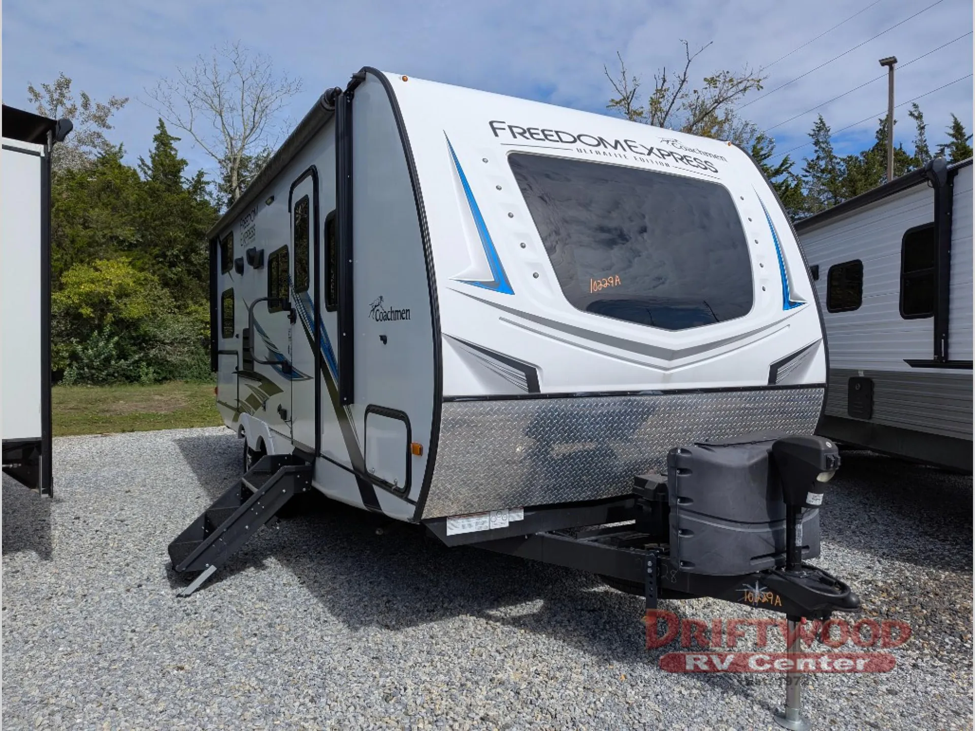 2022 Coachmen Freedom Express Ultra Lite 238BHS - Photo 2