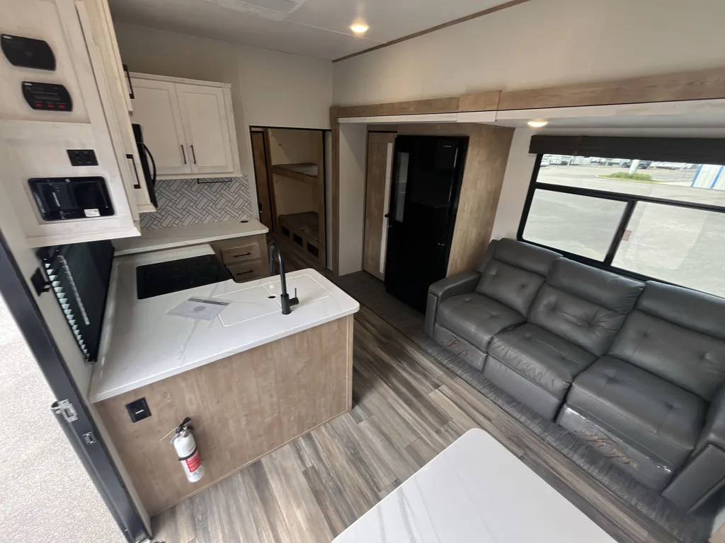 2024 Heartland Milestone 386BH, Photos photo 4